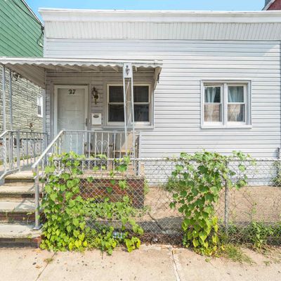 27 W 16 Th St, Bayonne, NJ 07002