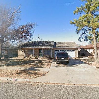 2701 Comanche Trl, Pampa, TX 79065