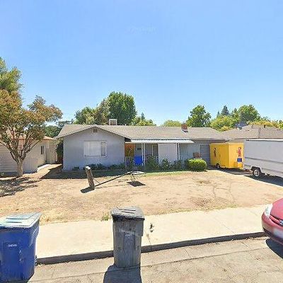 2702 N 8 Th St, Fresno, CA 93703