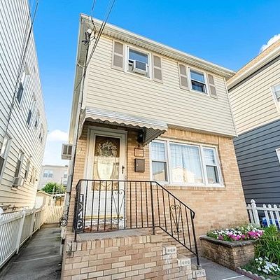 271 Maple St, Kearny, NJ 07032