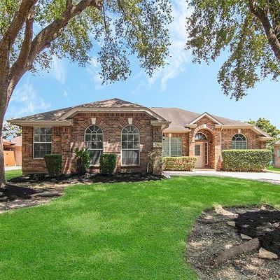 2710 Green Falls Ln, Richmond, TX 77406