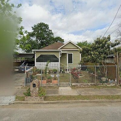 2711 Maury St, Houston, TX 77009