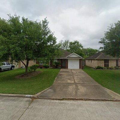 2715 Overland Trl, Dickinson, TX 77539