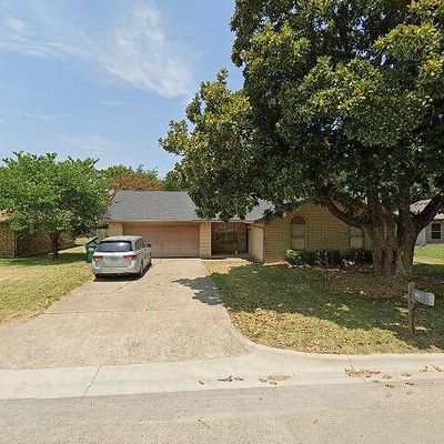 2723 Emerson Ln, Denton, TX 76209