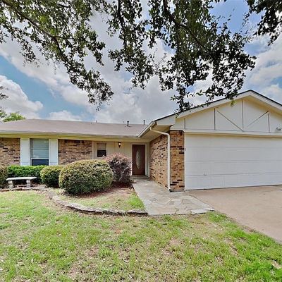 2731 Kimberly Dr, Grapevine, TX 76051