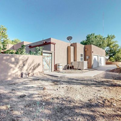 2743 Carson Rd Nw, Albuquerque, NM 87104