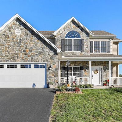 275 Cresthaven Dr, Fayetteville, PA 17222