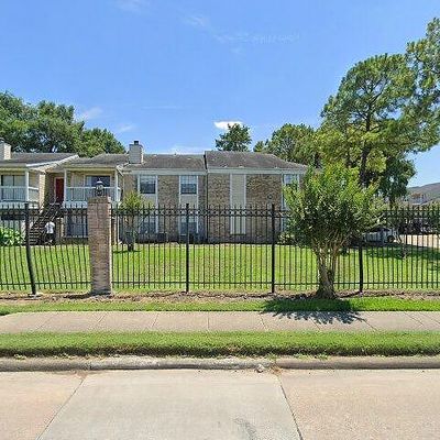 2750 Holly Hall St #812, Houston, TX 77054