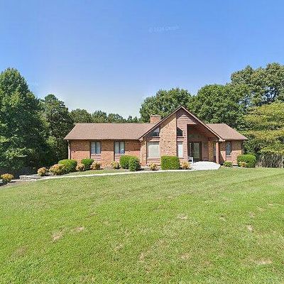 277 Carriage Ln, Troutville, VA 24175