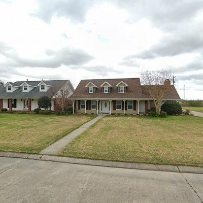 245 Acadia Park Dr, Raceland, LA 70394