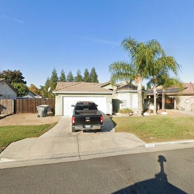 2462 S Manila Ave, Fresno, CA 93727