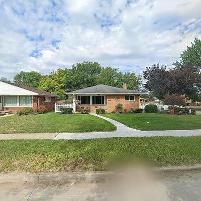 24621 Culver St, Saint Clair Shores, MI 48080