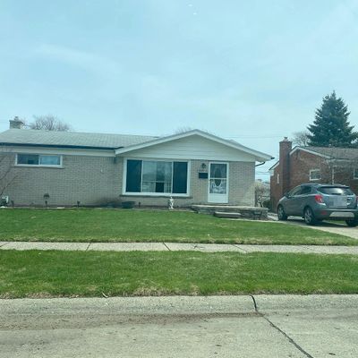 24824 Petersburg Ave, Eastpointe, MI 48021