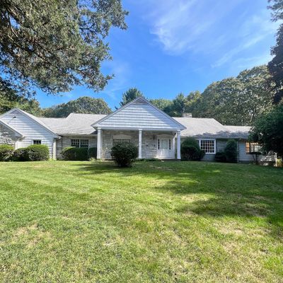 25 Hickory Rd, Woodbridge, CT 06525