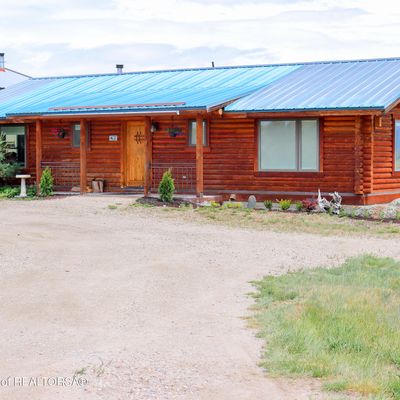 25 Percussion Ln, Pinedale, WY 82941