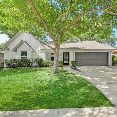 2520 Meadow Vw, Bedford, TX 76021