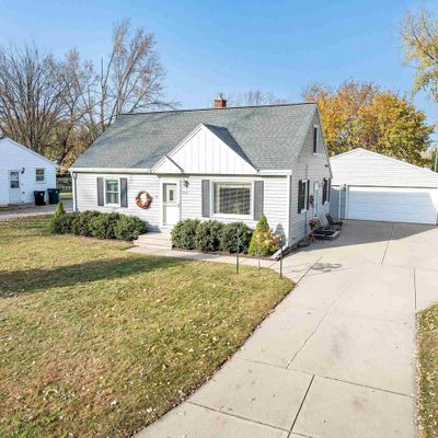 2554 Tulip Ln, Green Bay, WI 54313