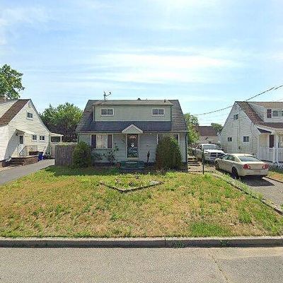 296 Herbert Ave, Old Bridge, NJ 08857