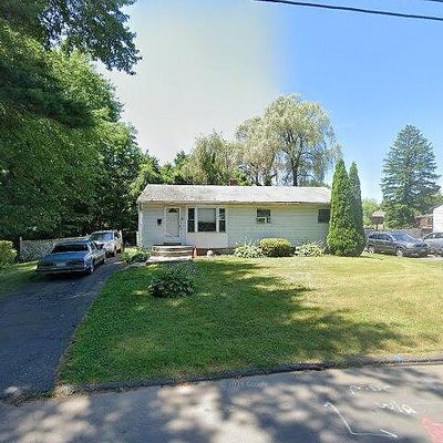 3 Banfield Ln, Bloomfield, CT 06002