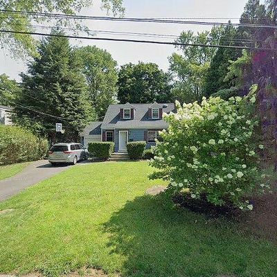 3 Center Dr, Mountain Lakes, NJ 07046