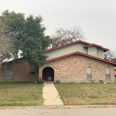 3 Donna Dr, Uvalde, TX 78801