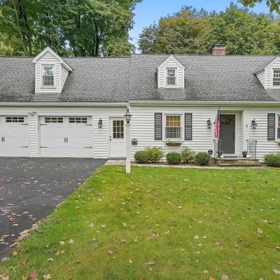 3 Schoolhouse Hill Rd, Newtown, CT 06470