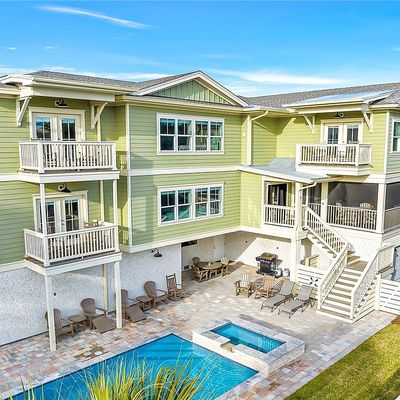 30 Dune Ln, Hilton Head Island, SC 29928