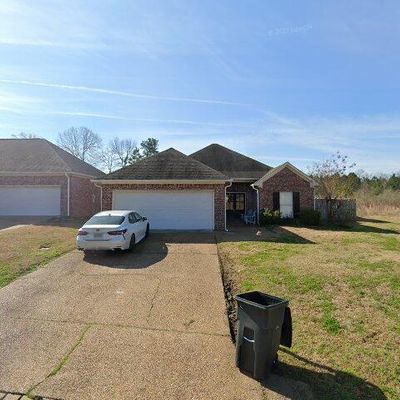 300 E Magnolia Pl, Pearl, MS 39208