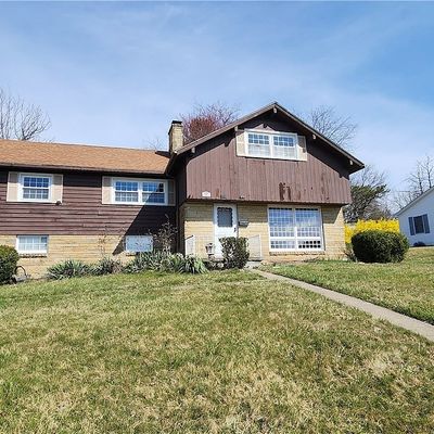 300 Johnet Dr, Saint Clairsville, OH 43950