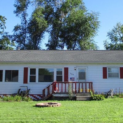 300 Marion St, Hiawatha, IA 52233