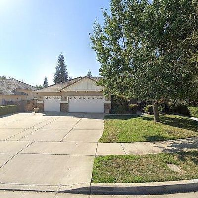 3001 W Taylor Ct, Visalia, CA 93291