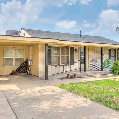 3002 Guadalupe St, San Angelo, TX 76901