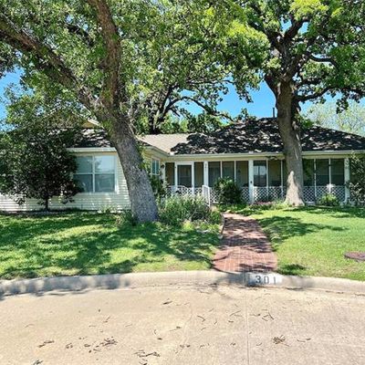 301 E Cedar St, Nocona, TX 76255