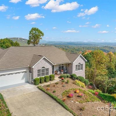 301 Governors Dr, Hendersonville, NC 28791