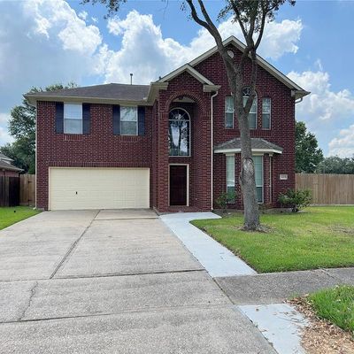 3015 Misty Isle Ct, Dickinson, TX 77539