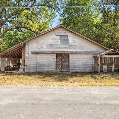 302 Crockett St, Martindale, TX 78655