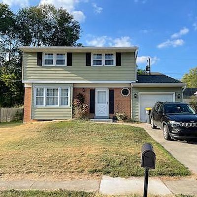 302 Darwin Dr, Newark, DE 19711