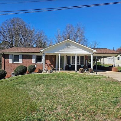 302 L St, North Wilkesboro, NC 28659