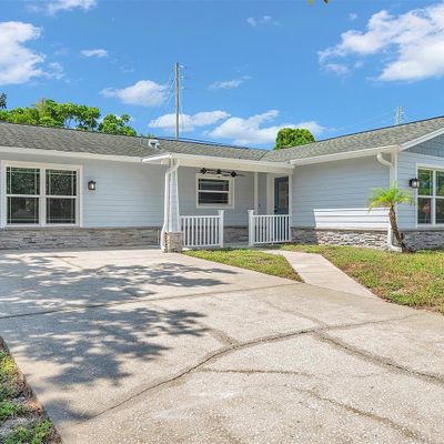 302 Leafwood Rd, Tarpon Springs, FL 34689