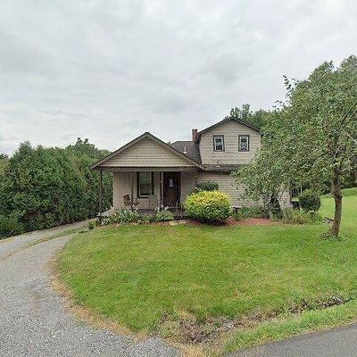 302 Mckee Xing, New Castle, PA 16105