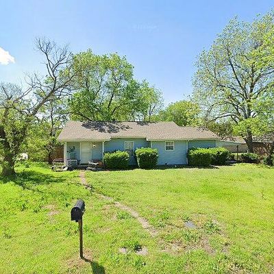 302 Scurlock St, Grandview, TX 76050