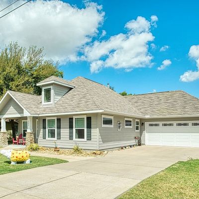 302 W Metcalfe St, Hutto, TX 78634