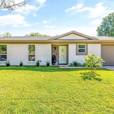 3026 Sandra Ln, Rowlett, TX 75088