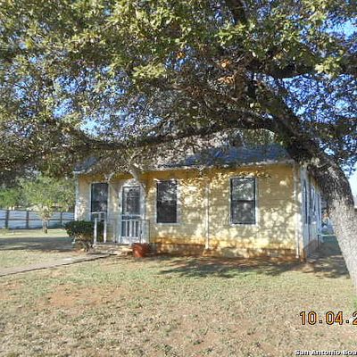 303 Campbell Ave, Jourdanton, TX 78026