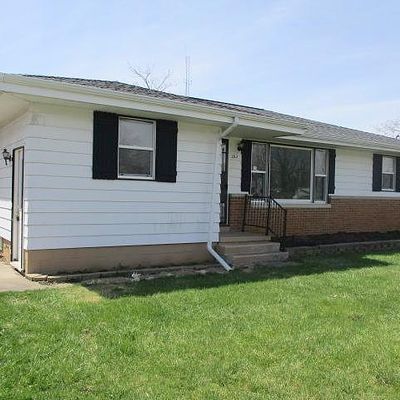 303 E Essex St, Glasford, IL 61533