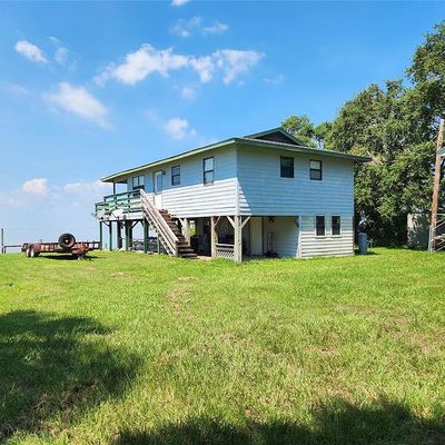 303 Fisherman Rd, Anahuac, TX 77514