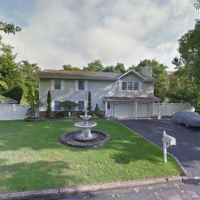 303 Gillette St, Dix Hills, NY 11746