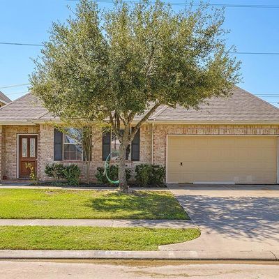 303 Lake Line Dr, Alvin, TX 77511