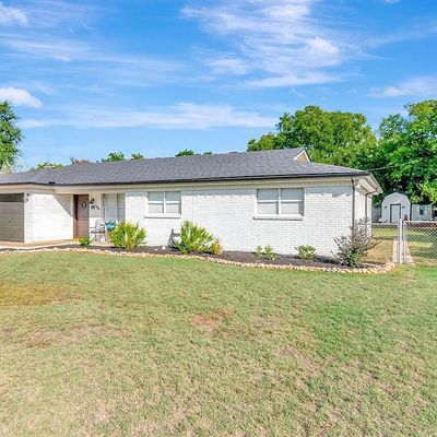 304 Arcadia St, Hurst, TX 76053