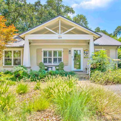 304 Nichols Ave, Fairhope, AL 36532